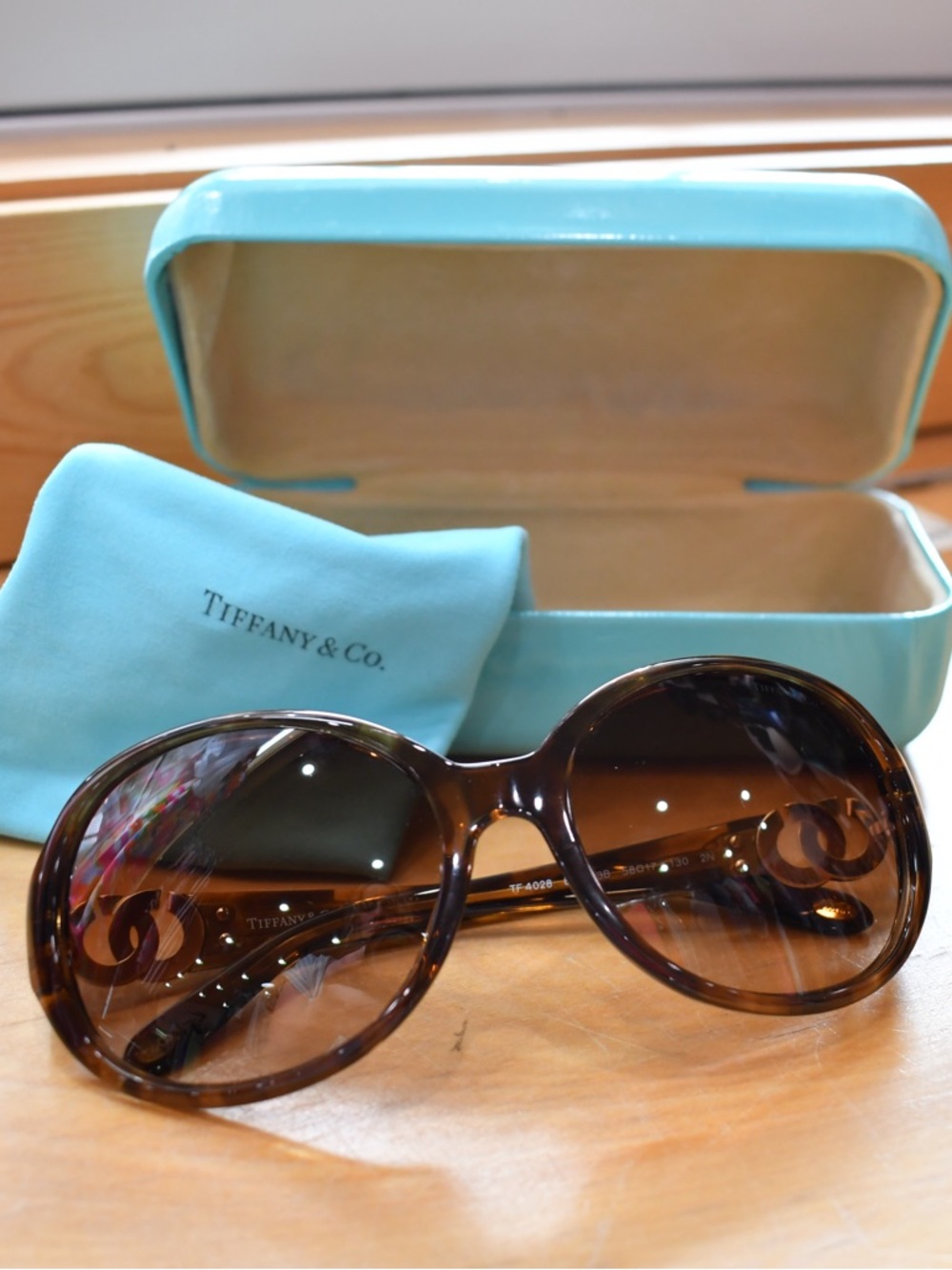 Tiffany & Co. Women's Brown Gradient Round Sunglasses with Tiffany Blue Case